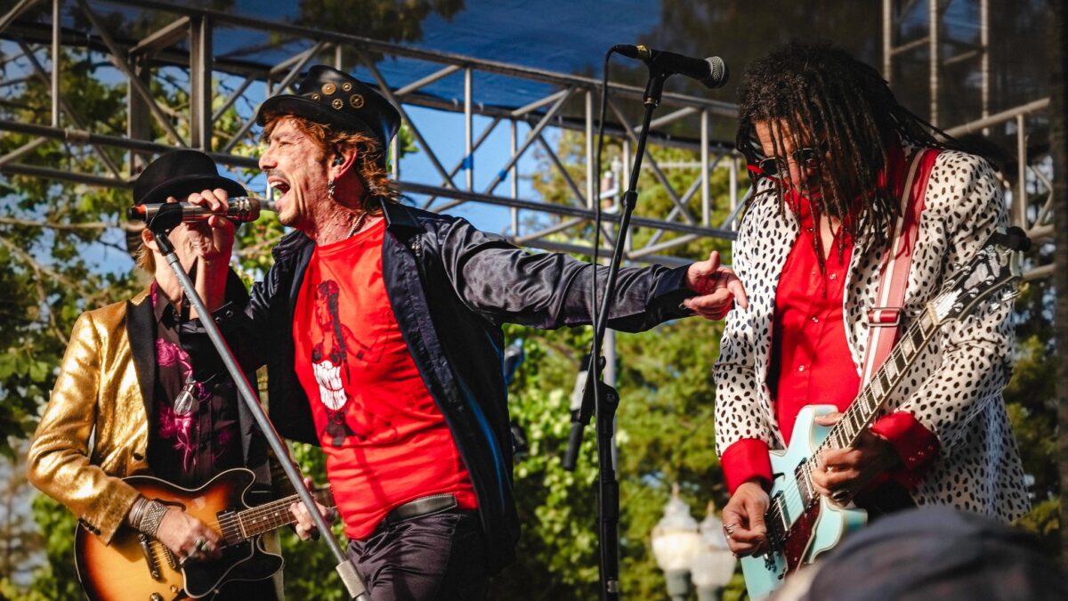 Singer Novato art and wine