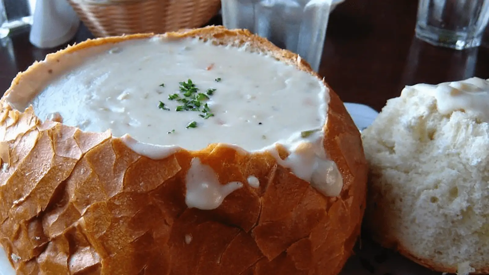Flahertys-Seafood-Grill-and-Oyster-Bar-Monterey-Peninsula-Clam-Chowder-credit-Flahertys-800x450-1.png