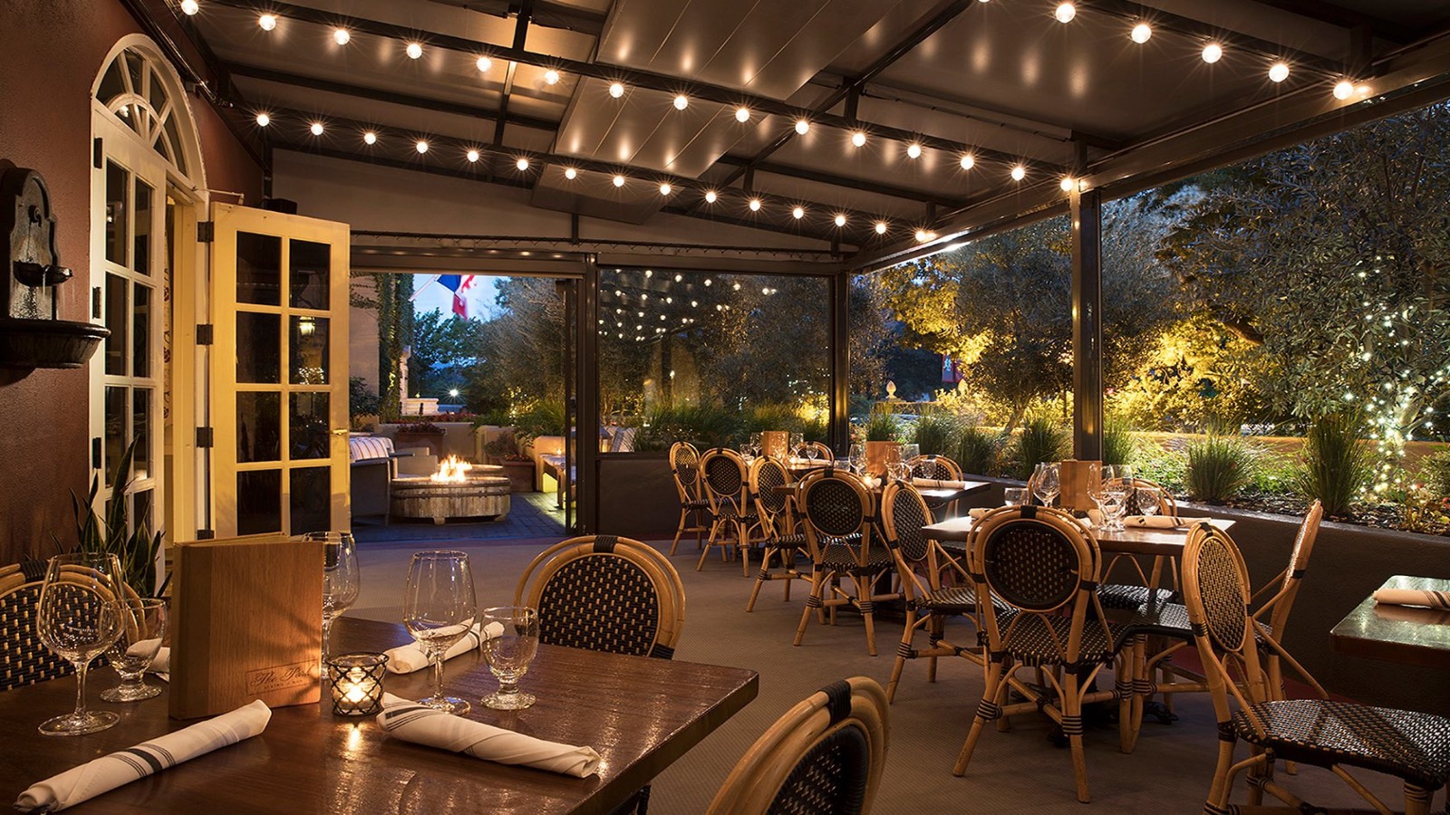 The dining patio of Lafayette Park Hotel and Spa, great for group travel