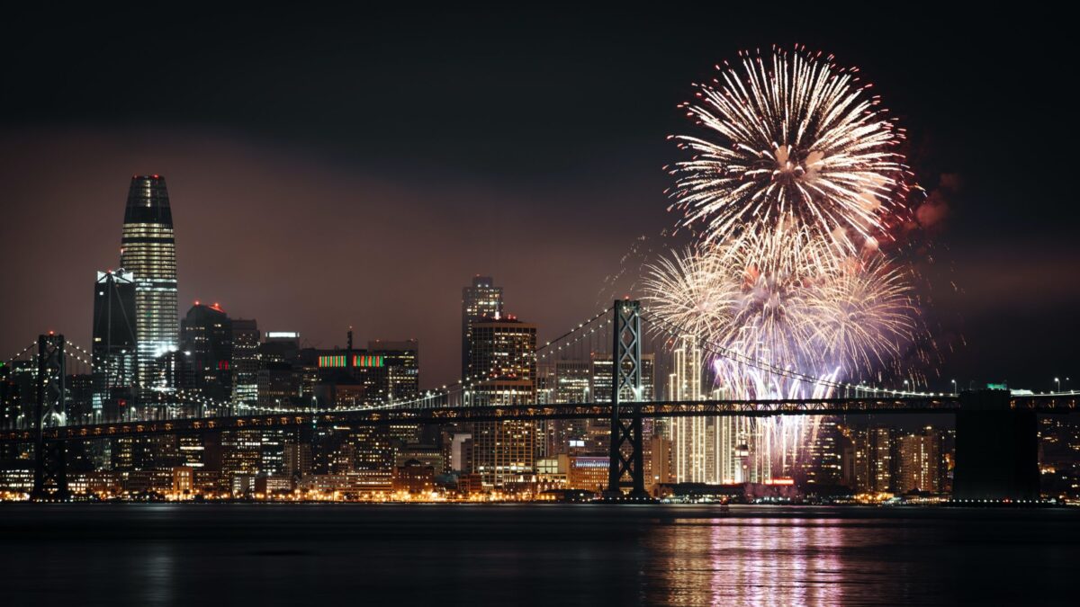 New-Years-San-Francisco-photo-by-cedric-letsch-unsplash-scaled.jpg