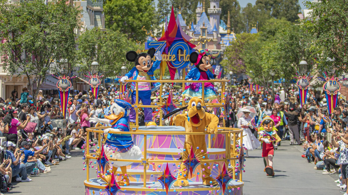 Disenyland Parade