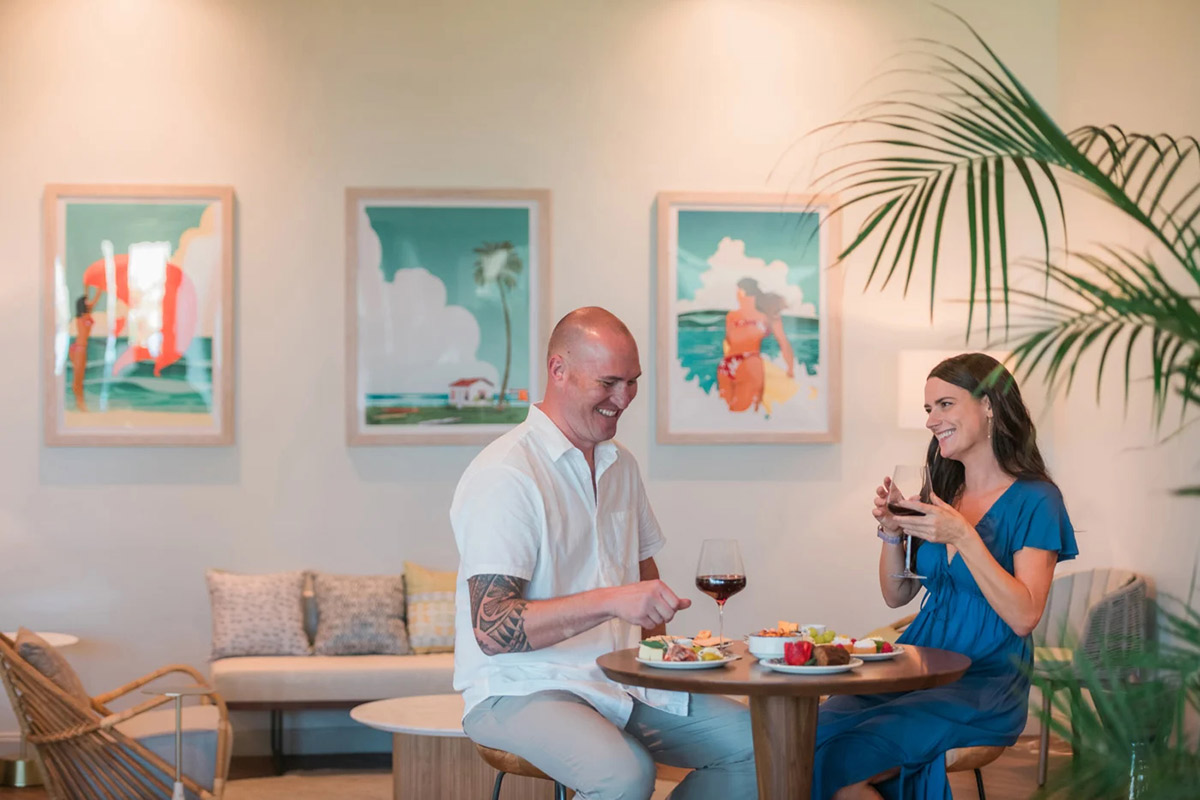 Kona Voyager 47 Club Lounge Couple