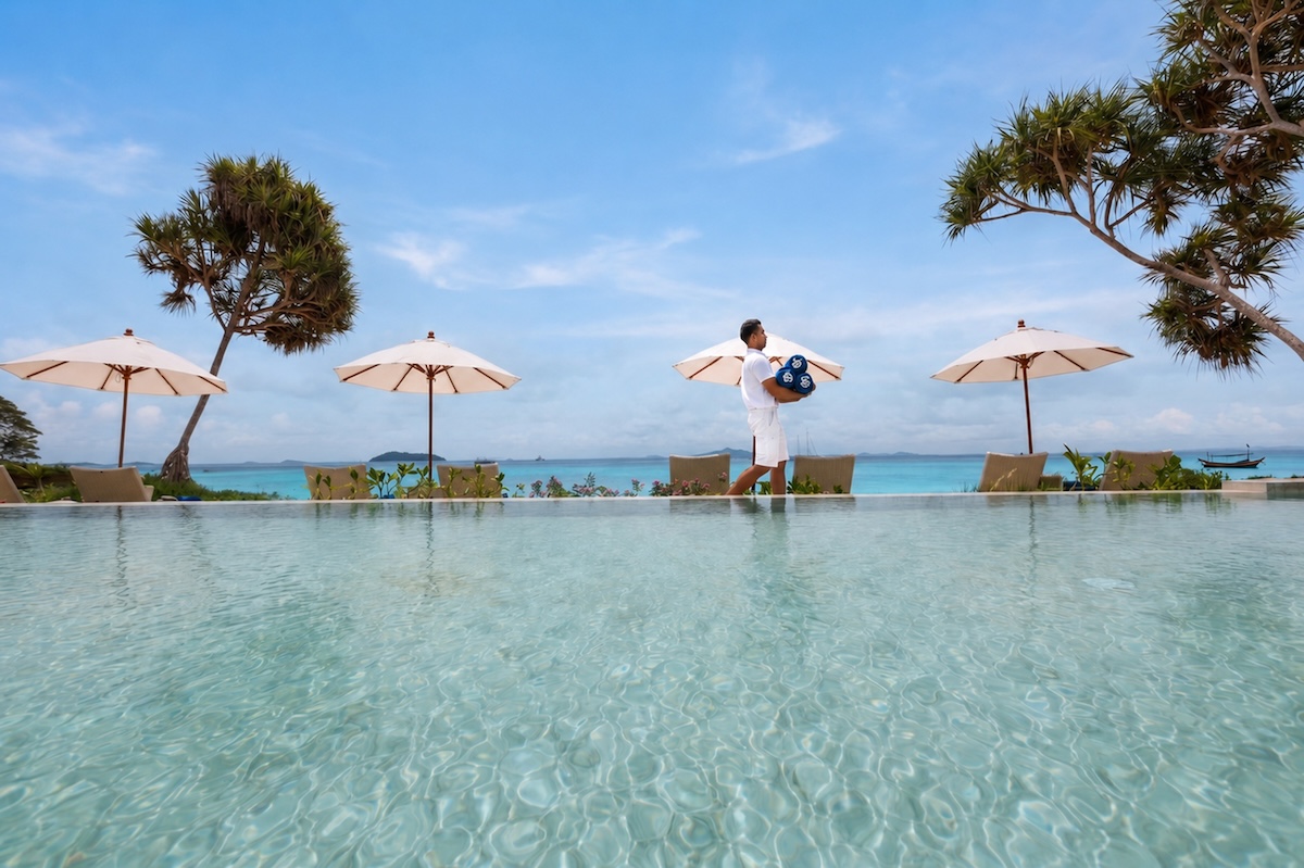 Outrigger phi phi Beachfront pool